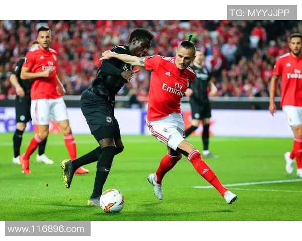 柏林赫塔主场狂胜法兰克福，球迷热情高涨！